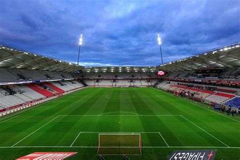 les filles de reims|Les filles du Stade de Reims battent le PSG et filent en play